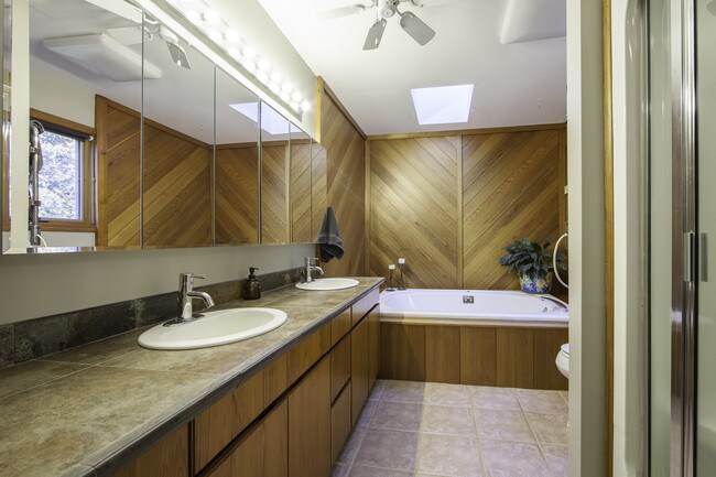 Foto del edificio - 15113 Steele Creek Rd