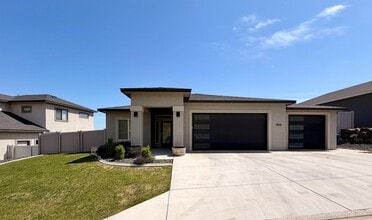 Building Photo - 1808 Somers Ln