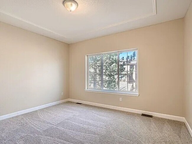 Building Photo - Beautiful home in a quiet cul-de-sac neighborhood!