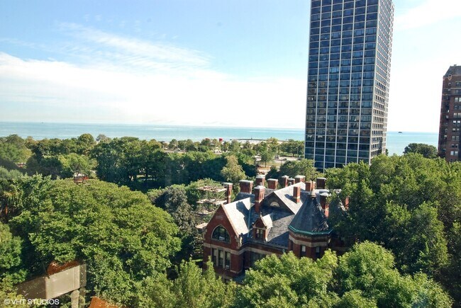 Foto del edificio - 1540 N State Pkwy