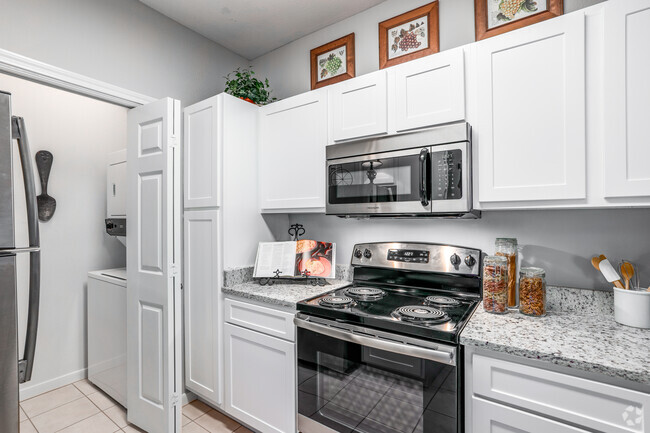 2BR, 2BA - 1126SF - Kitchen - Park at Memorial