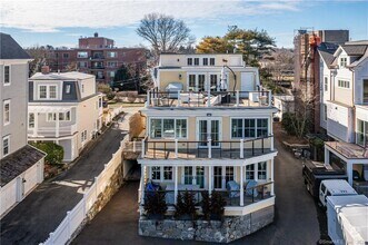 Building Photo - 623 Steamboat Rd
