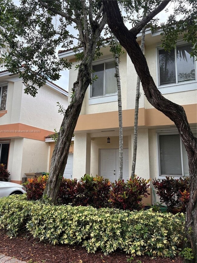 Foto del edificio - 6626 Hidden Cove Dr