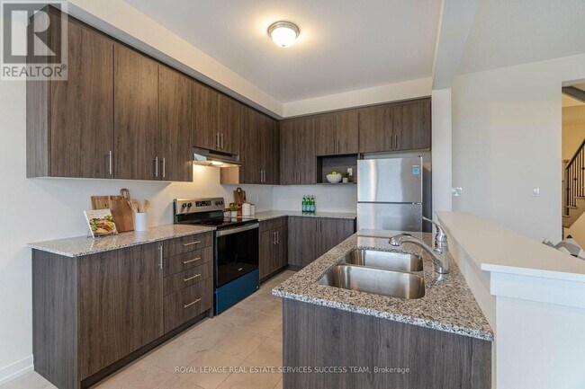 Building Photo - 1496 Rose Way