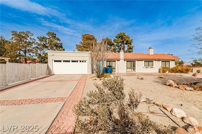 Building Photo - 6315 N Park St