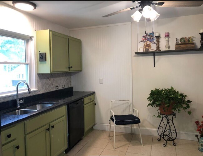 Foto del edificio - 1102 N Juniper Ave