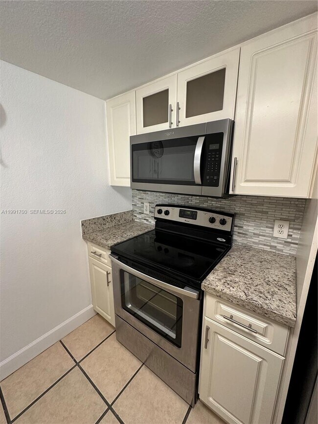 Foto del edificio - 814 NW 36th Ave