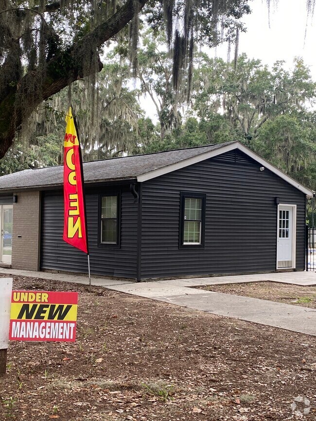 Mossy Oaks Park Apartments for Rent with a Dog Park Beaufort, SC 9