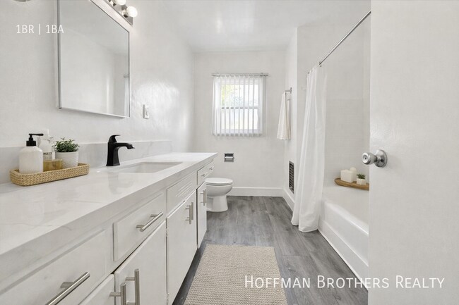 Foto del edificio - 5318 Radford Ave