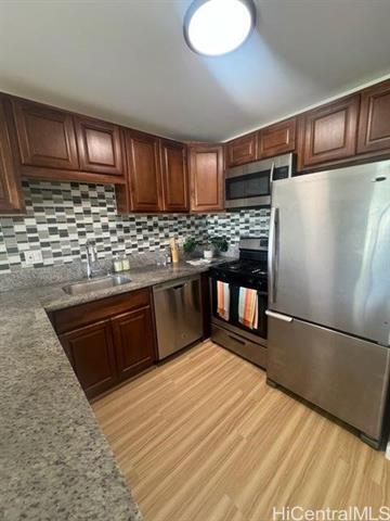 Building Photo - 2452 Tusitala St