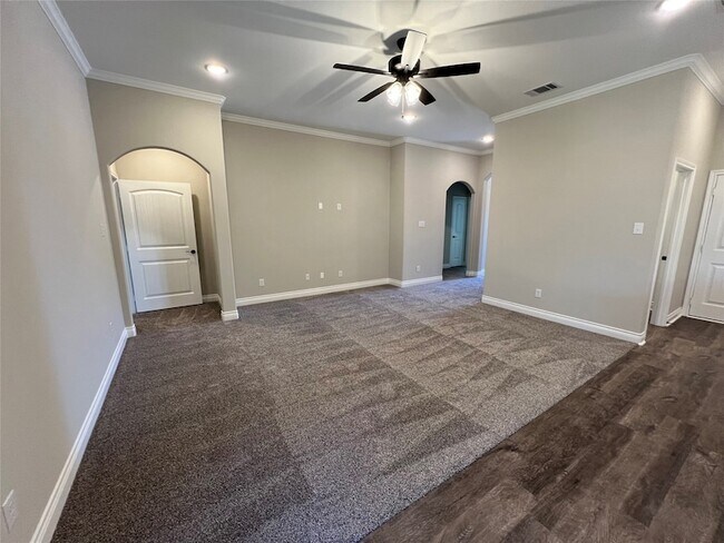 Foto del edificio - 708 Hardaway Ln