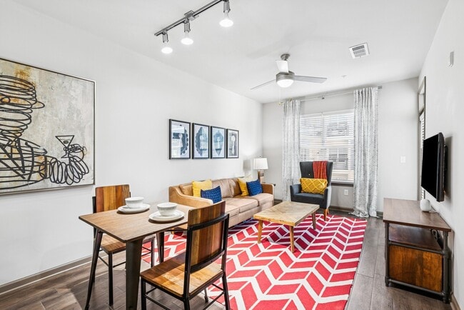 Interior Photo - 909 Flats