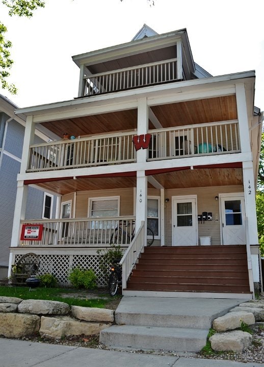 Building Photo - 142 N Breese Ter