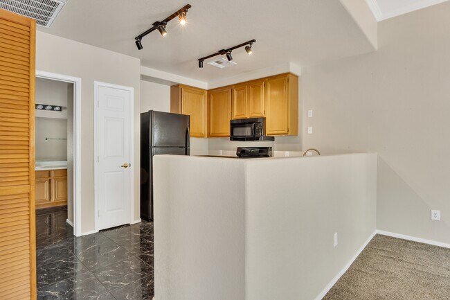 Foto del edificio - 10245 S Maryland Pkwy