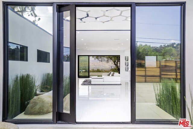 Building Photo - 3321 Bonnie Hill Dr