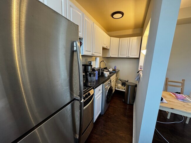 Foto del edificio - 3338 N Marshfield Ave