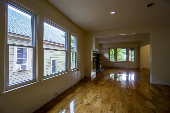 Building Photo - 722 Euclid Ave