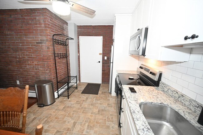 Foto del edificio - 50 Homer Ave