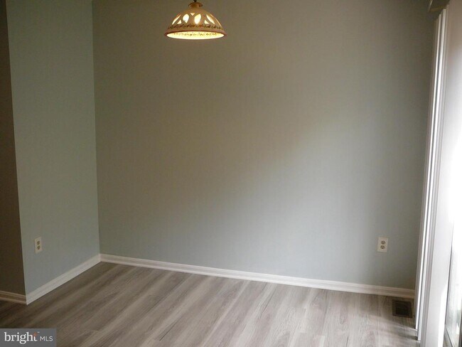 Foto del edificio - 406 Park Cove Dr