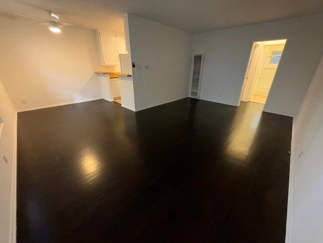 Building Photo - 1940 S Beverly Glen Blvd