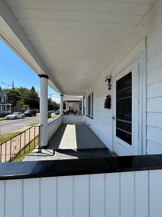 Front Porch - 42 Wyoming St