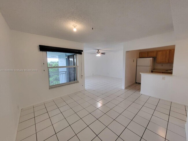 Foto del edificio - 455 S Pine Island Rd