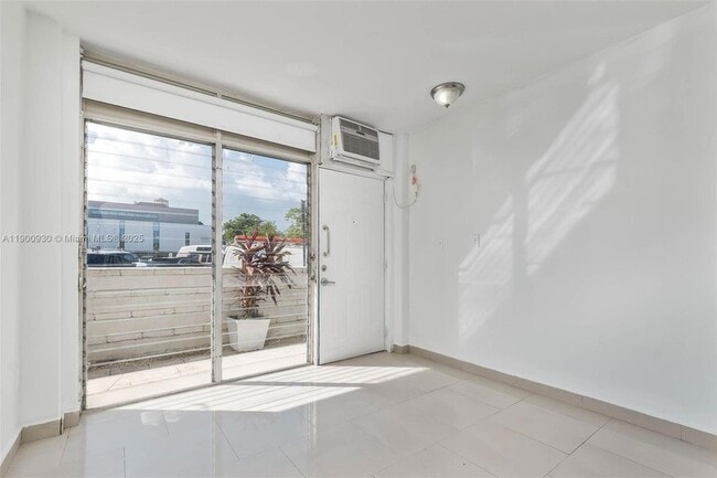 Foto del edificio - 1685 Jefferson Ave