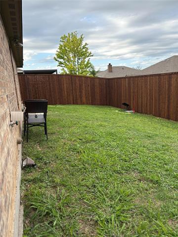 Foto del edificio - 221 Spring Hollow Dr