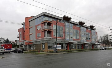 Building Photo - Rhodes on 41st