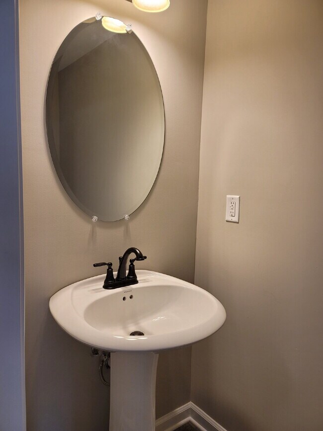 Foto del edificio - 231A SMITHSON LANE