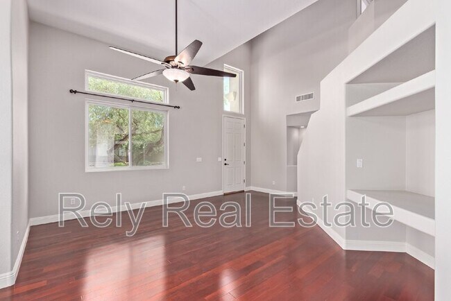 Building Photo - 14276 W Lexington Ave