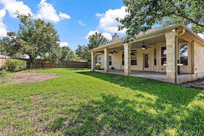 Building Photo - 2105 Settlers Park Loop