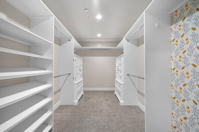 Building Photo - 1338 4000 N St