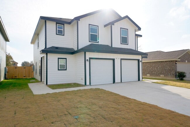 Building Photo - Brand New Duplex Rental Now Available in Converse, TX! Realtor Commission: $600