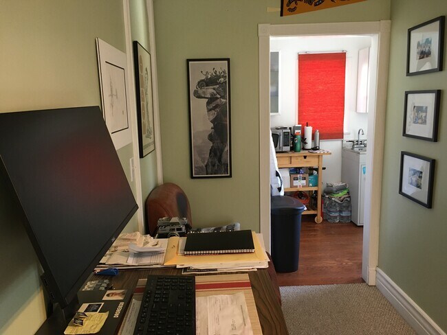 Foto del edificio - 580 N Raymond Ave