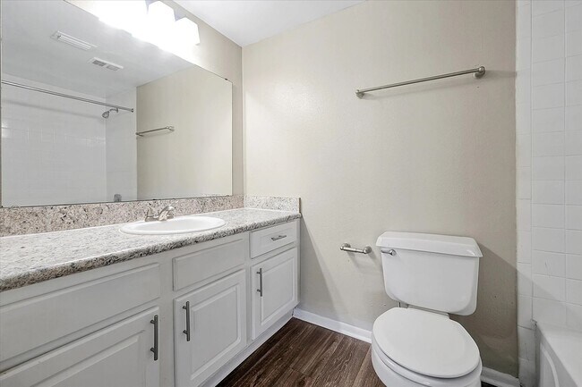Foto del edificio - 2 Bed 2 Bathroom Apartment in Prime Winter...