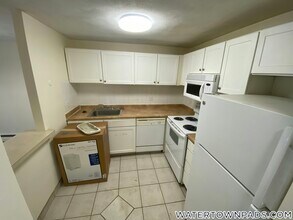 Building Photo - 16 Whites Ave