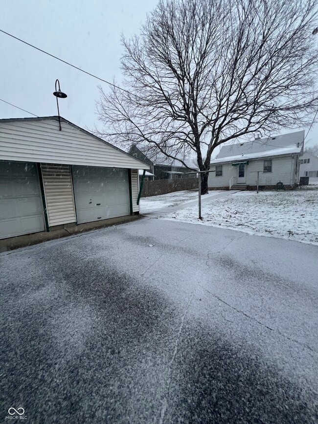 Building Photo - 1297 Plum St