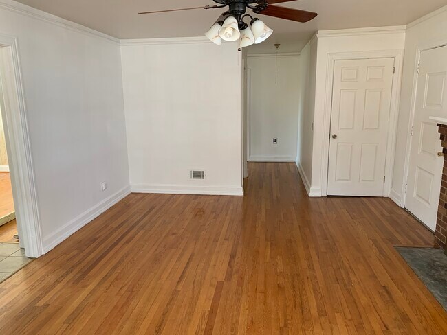 Foto del edificio - 138 Duff Dr