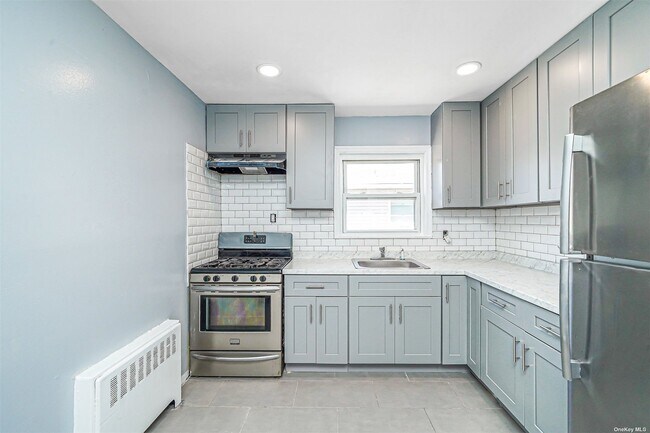 Building Photo - 387 Cochran Pl