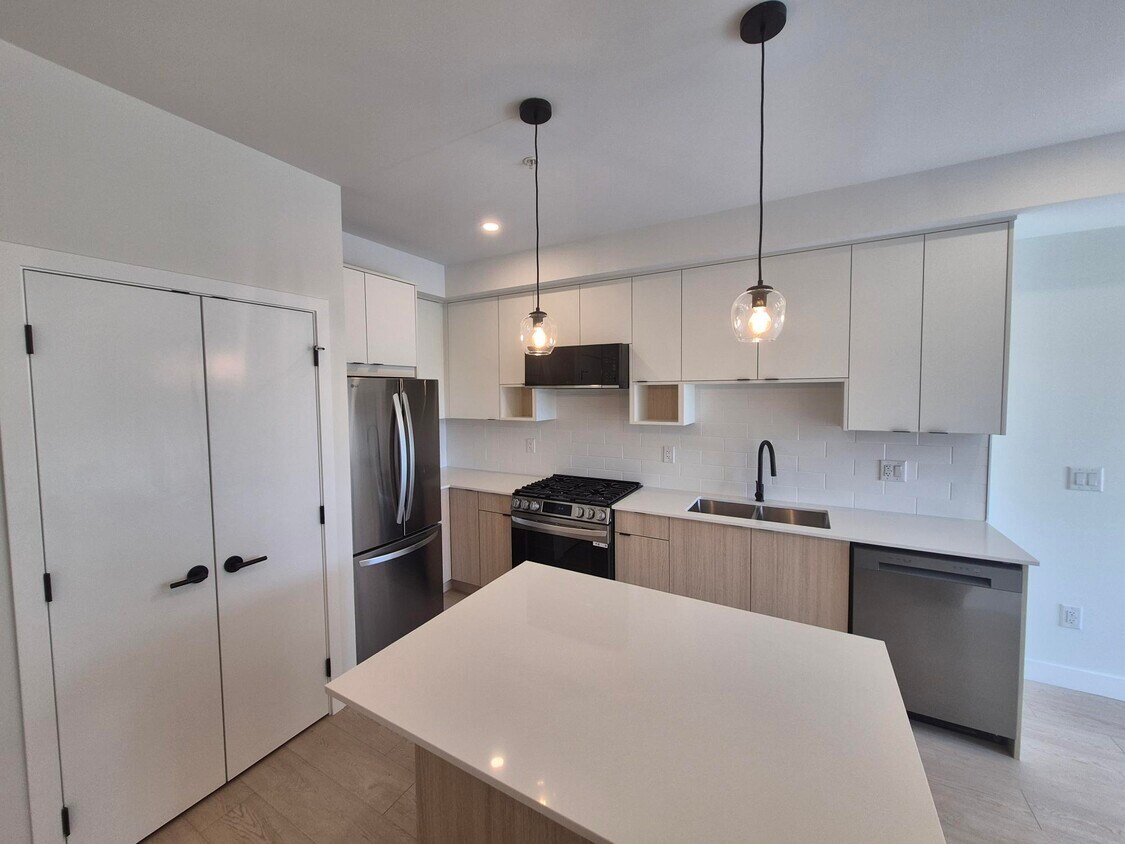 Photo principale - 2629-2629 Millstream Rd