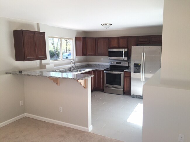 Building Photo - **Cozy 2 Bed, 1 bath in Lakewood, CO Brigh...