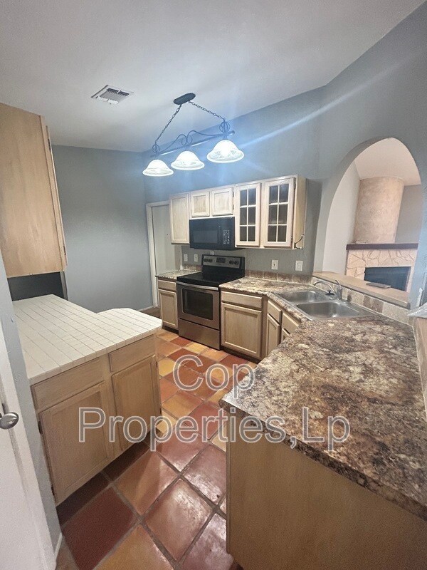 Building Photo - 6729 Hickory Springs Dr