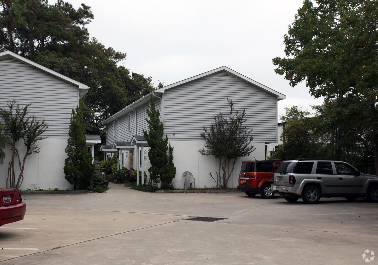 Primary Photo - 506 29th Ave N