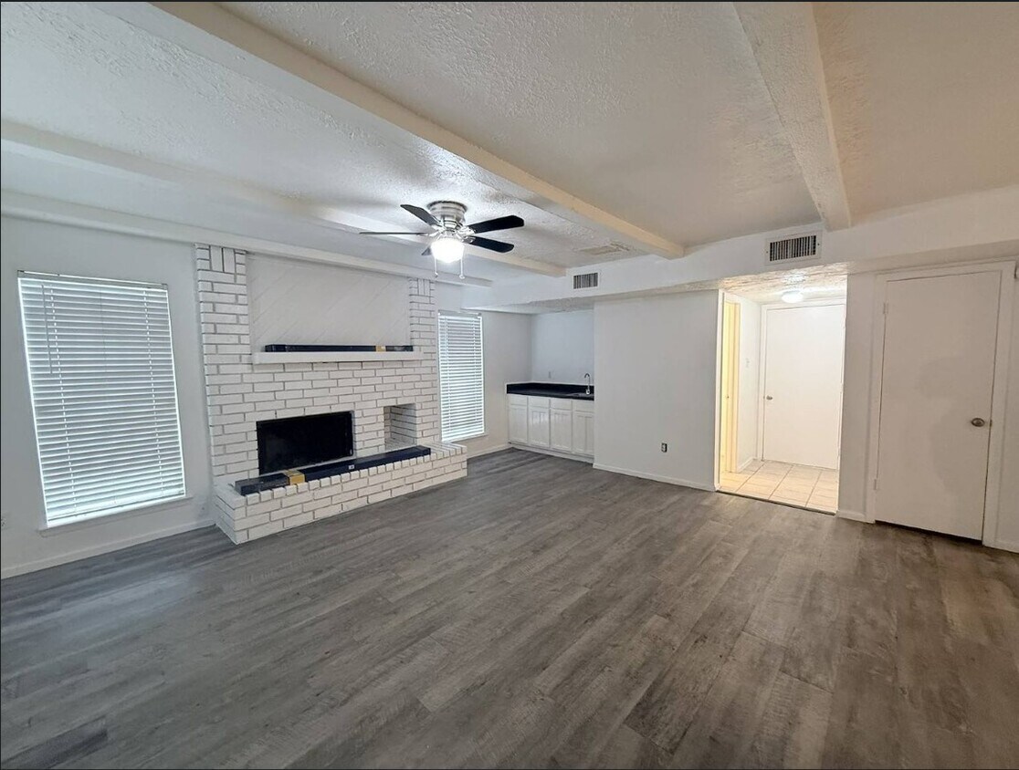 Foto del edificio - 3610 Timber Rock Ct