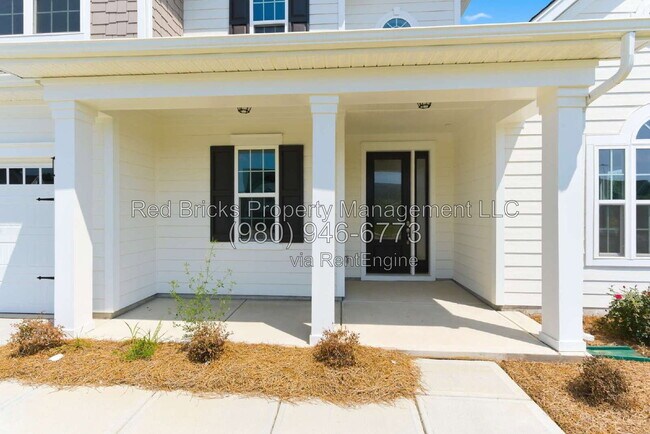 Foto del edificio - 4016 Dahlia Dr