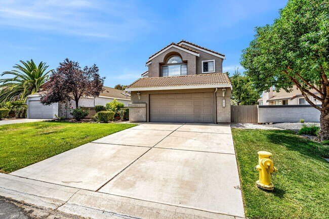 Foto del edificio - 2451 Cherry Hills Dr