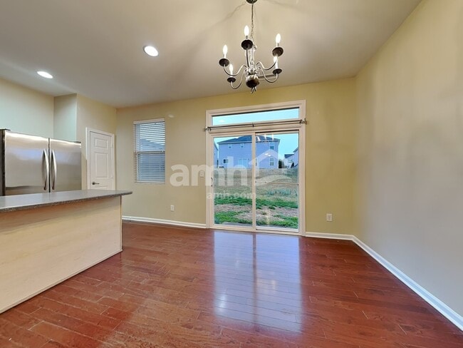 Building Photo - 89 Norwich Dr