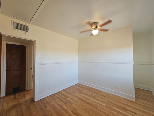 Building Photo - 1801 E Robinson