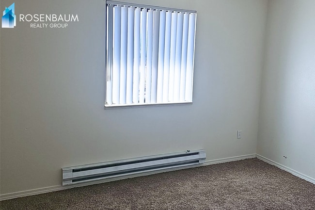 Building Photo - Charming 2-bedrooms, 1.5-baths home nestled in the heart of Prescott Valley!